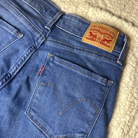 Levi’s floral jeans - Picture 5 of 5